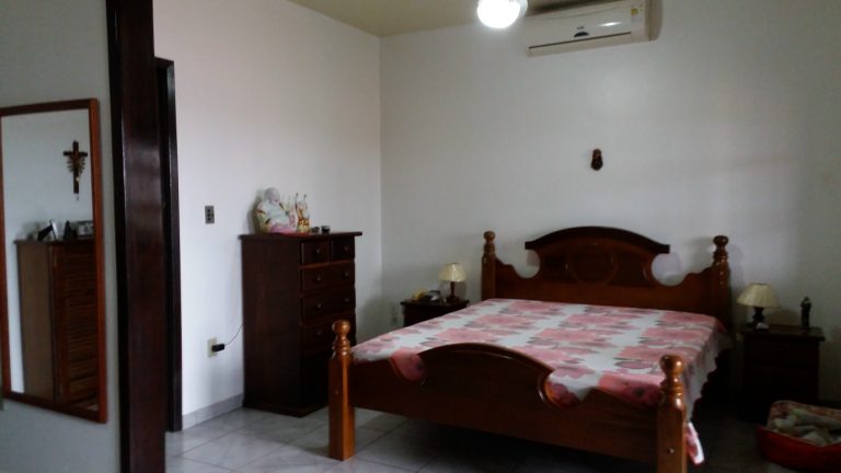 399mil – Casa com 4 qtos – Centro de Iguaba